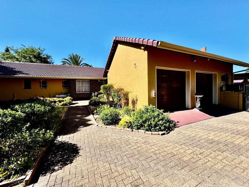 House For Sale in Secunda Central - Photo 2