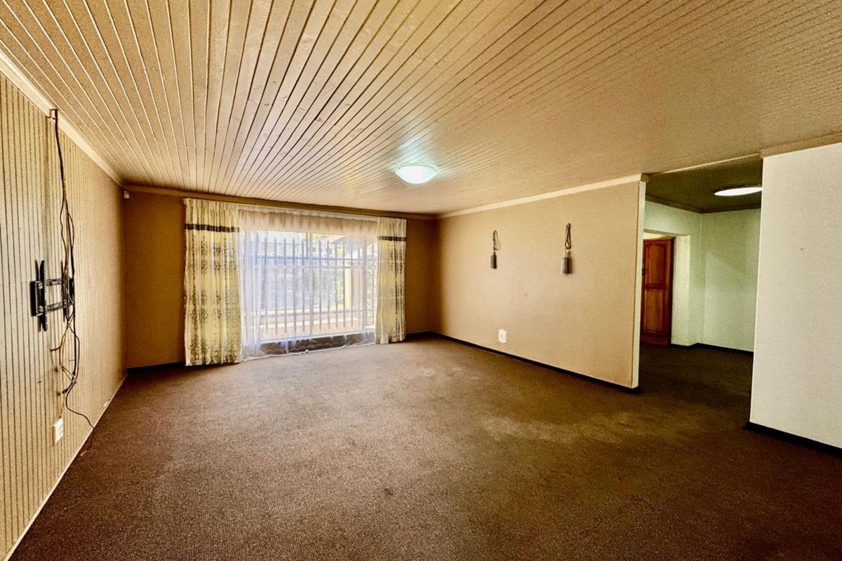 House For Sale in Secunda Central - Photo 5