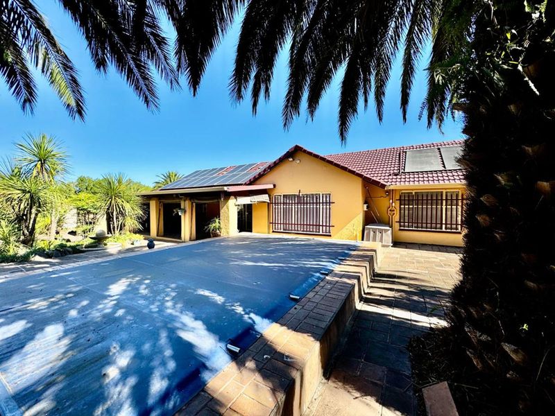 House For Sale in Secunda Central - Photo 1