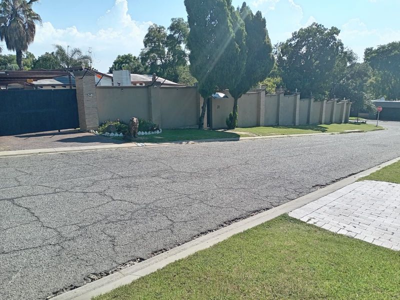 House For Sale in Randpark - Photo 8