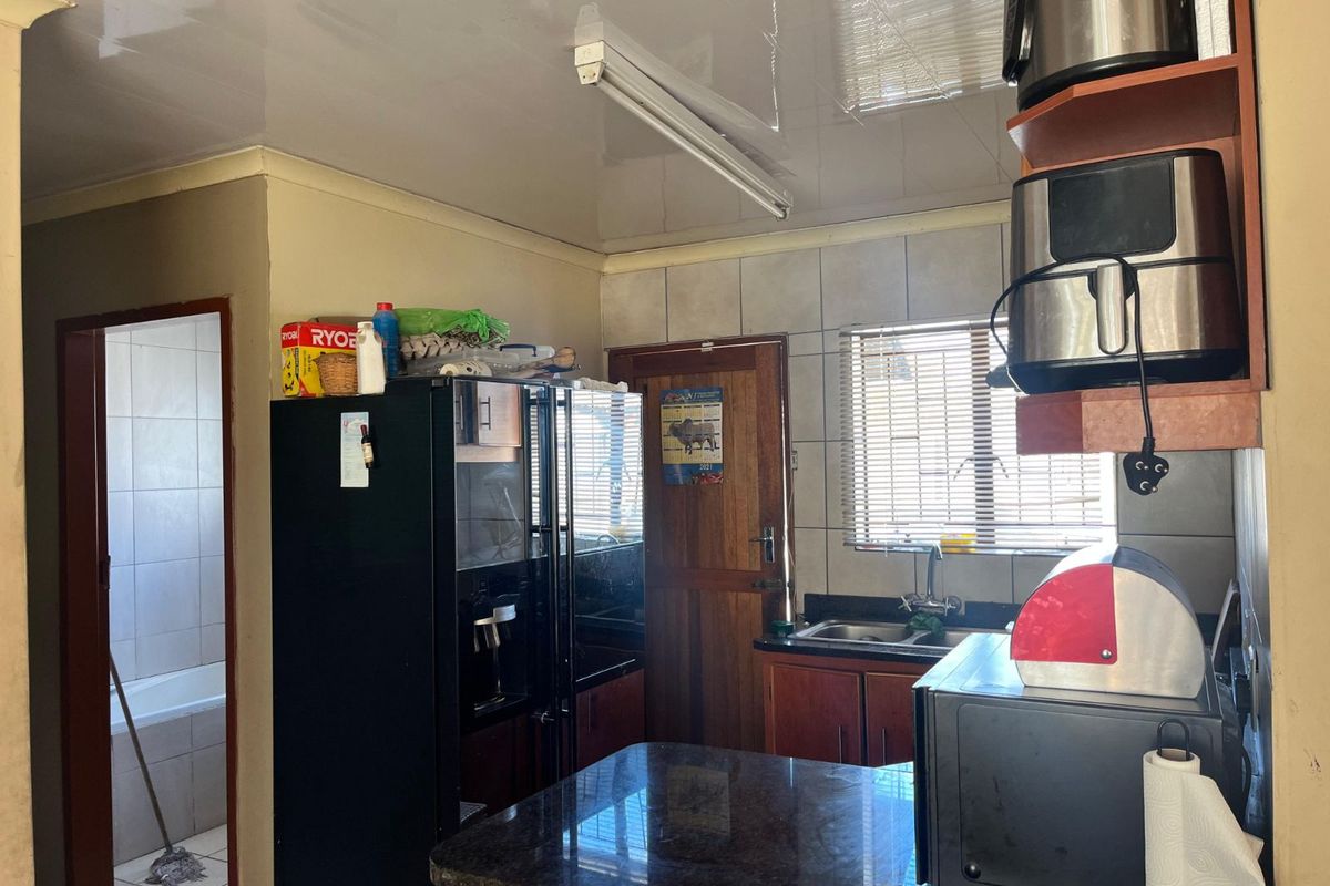 House For Sale in Mahlasedi Park - Photo 4