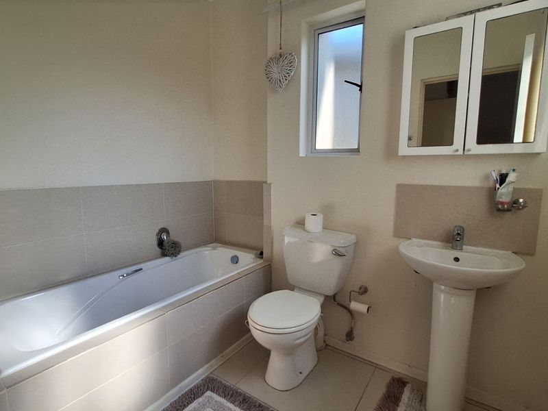 Apartment For Sale in Sheffield Manor - Photo 9