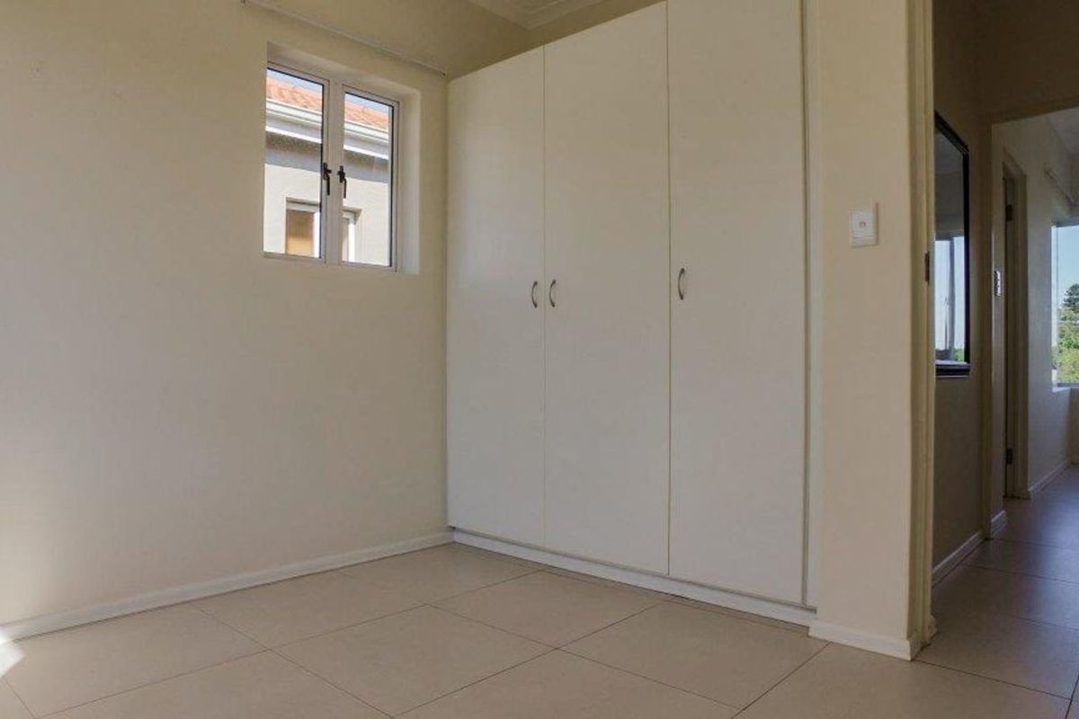 Apartment For Sale in Sheffield Manor - Photo 5