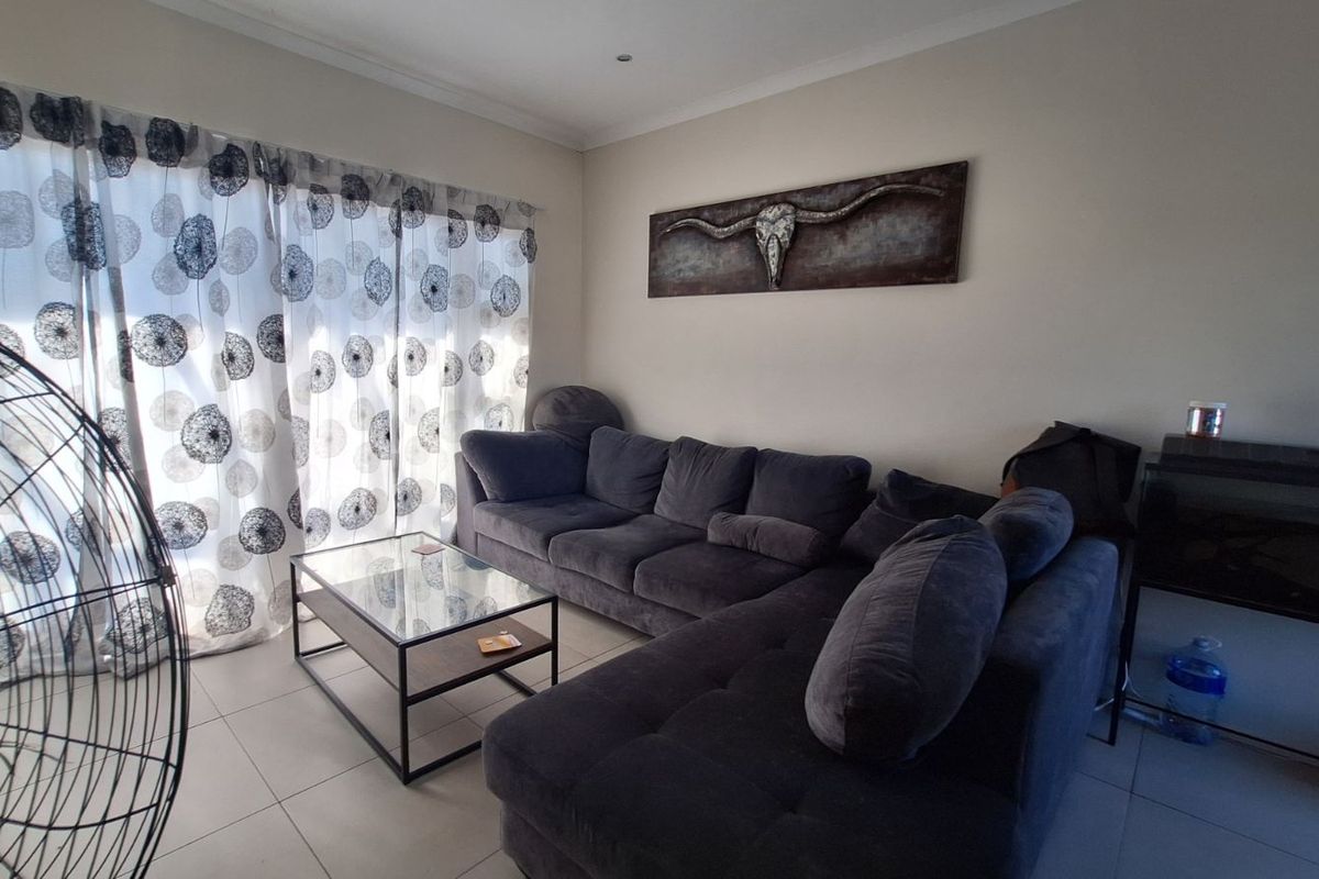 Apartment For Sale in Sheffield Manor - Photo 2