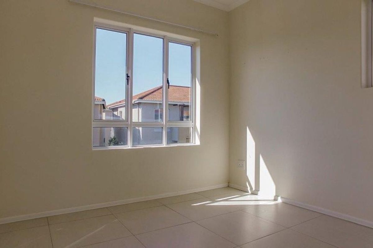 Apartment For Sale in Sheffield Manor - Photo 4