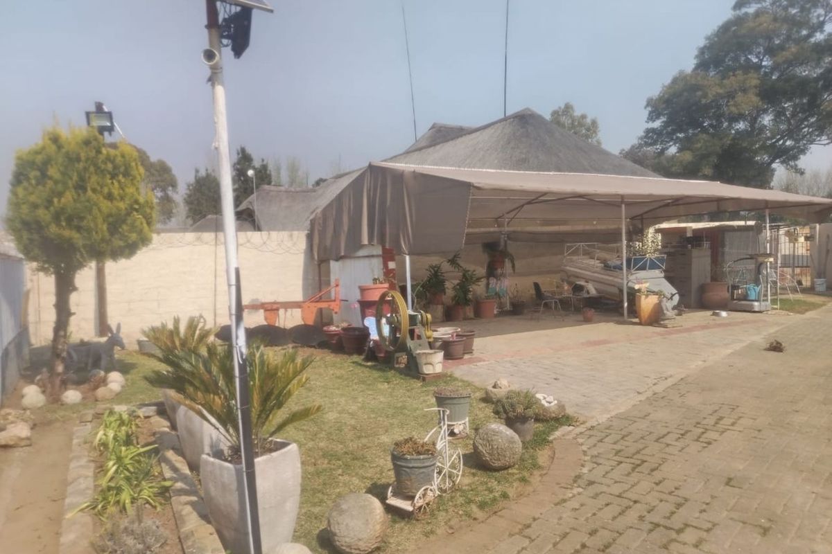 House For Sale in Ladybrand Central - Photo 3