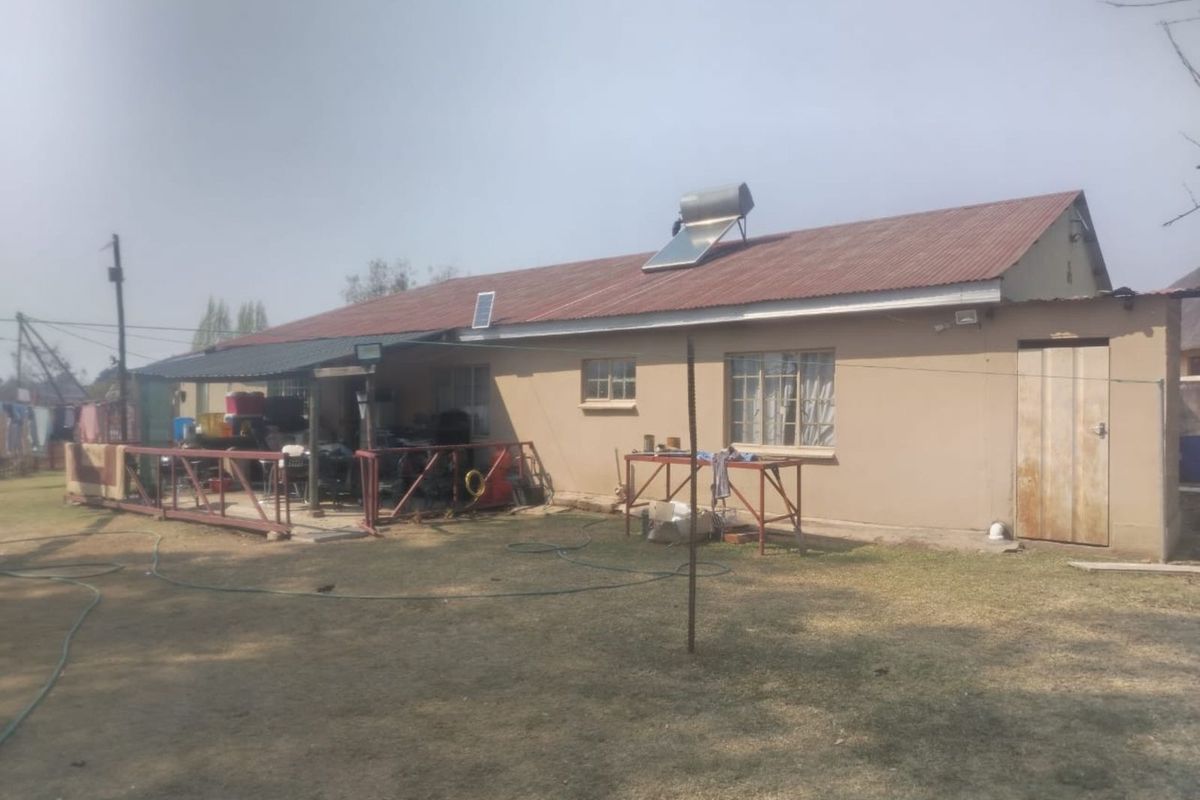 House For Sale in Ladybrand Central - Photo 5