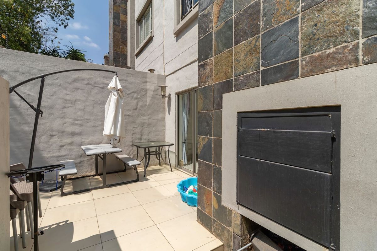 House For Sale in Bryanston - Photo 5