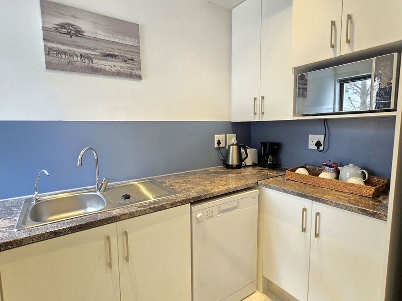 Apartment To Rent in Firlands - Photo 10