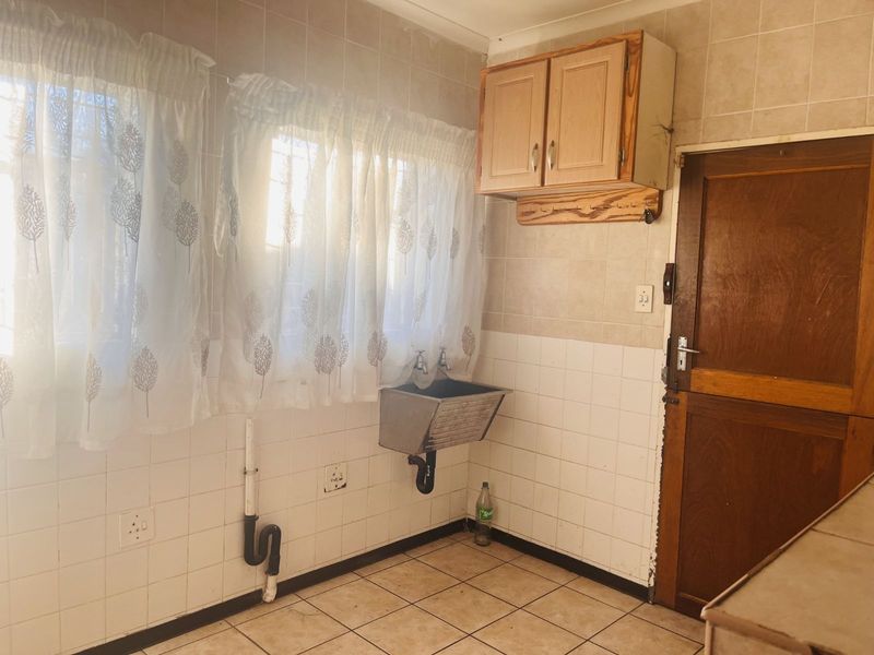 House For Sale in Evander - Photo 2