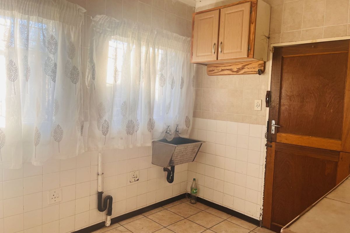 House For Sale in Evander - Photo 2