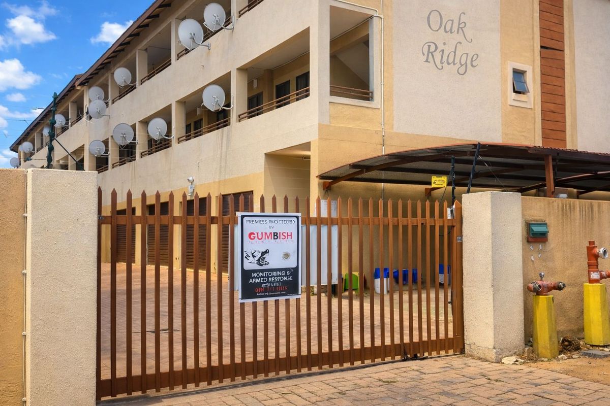 Townhouse For Sale in Polokwane Central - Photo 2