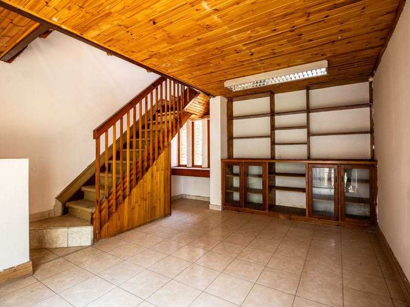 House For Sale in Silverton - Photo 9