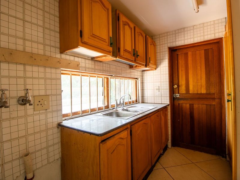 House For Sale in Silverton - Photo 6