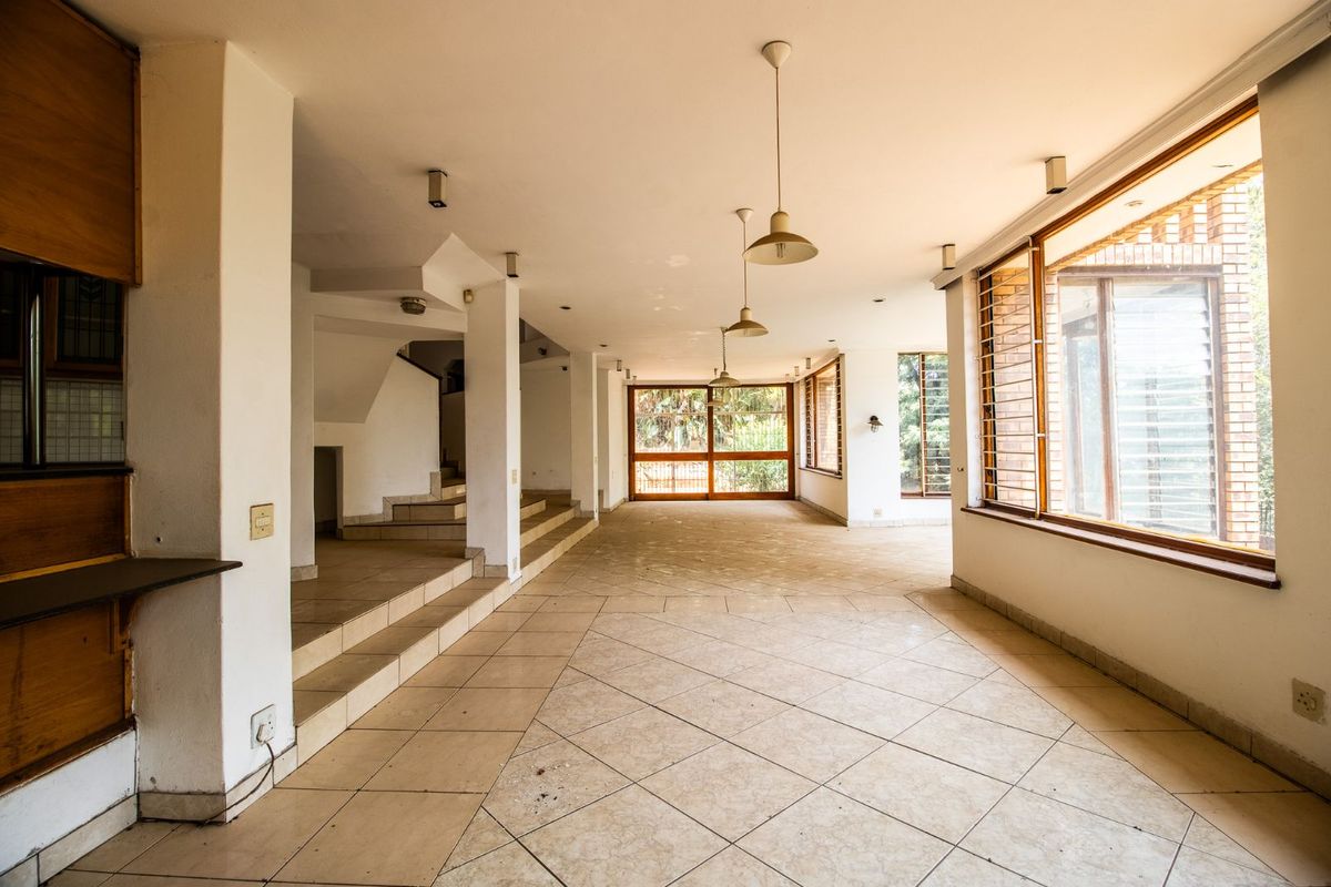 House For Sale in Silverton - Photo 4