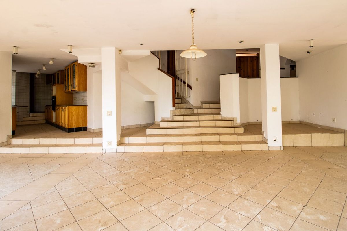 House For Sale in Silverton - Photo 5