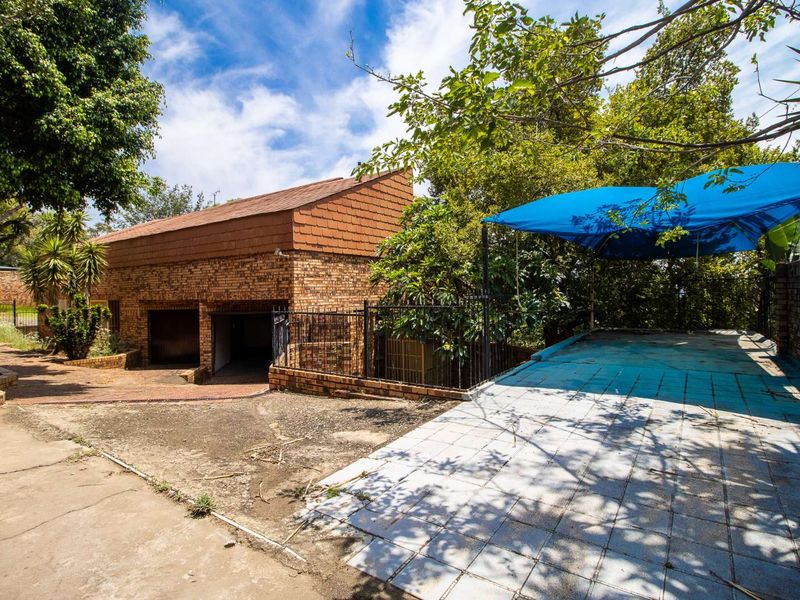 House For Sale in Silverton - Photo 3