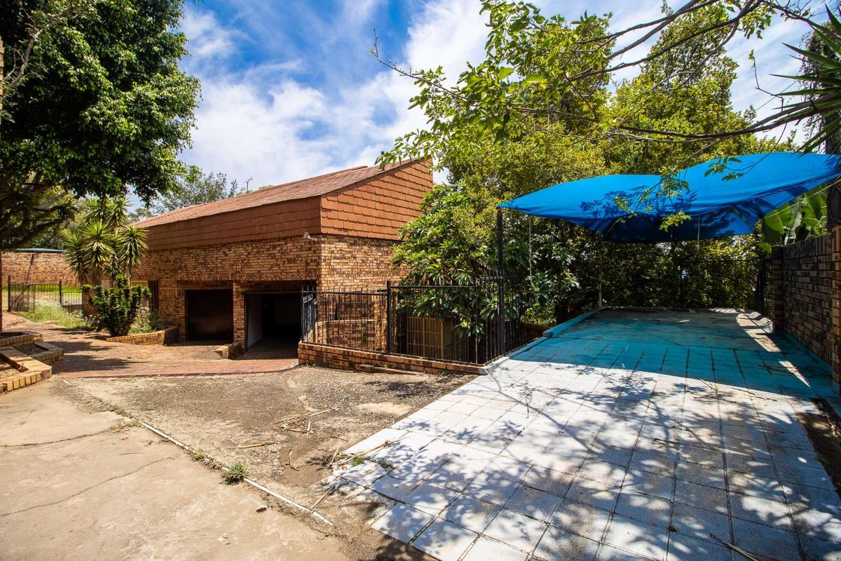 House For Sale in Silverton - Photo 3