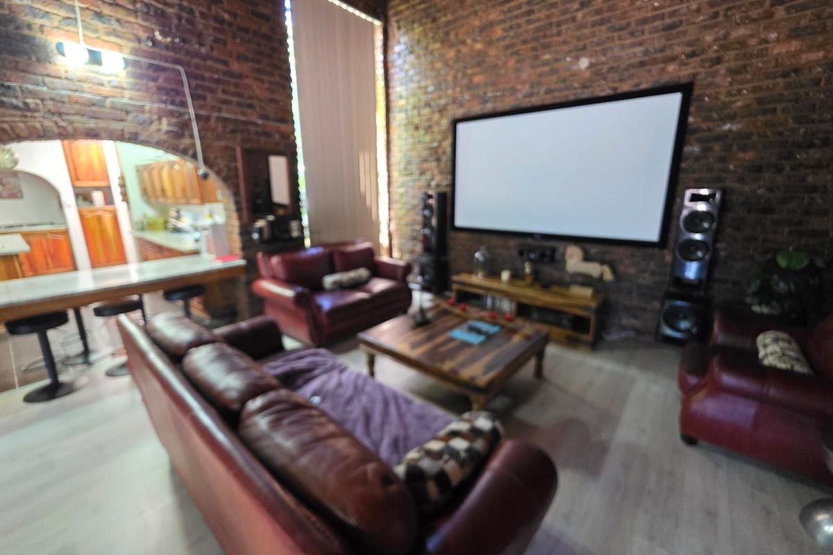 House For Sale in Royldene - Photo 4