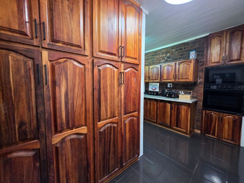 House For Sale in Royldene - Photo 5