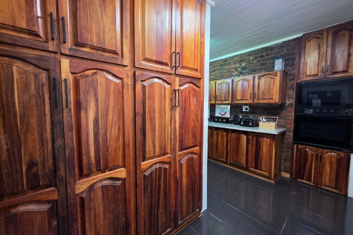 House For Sale in Royldene - Photo 5