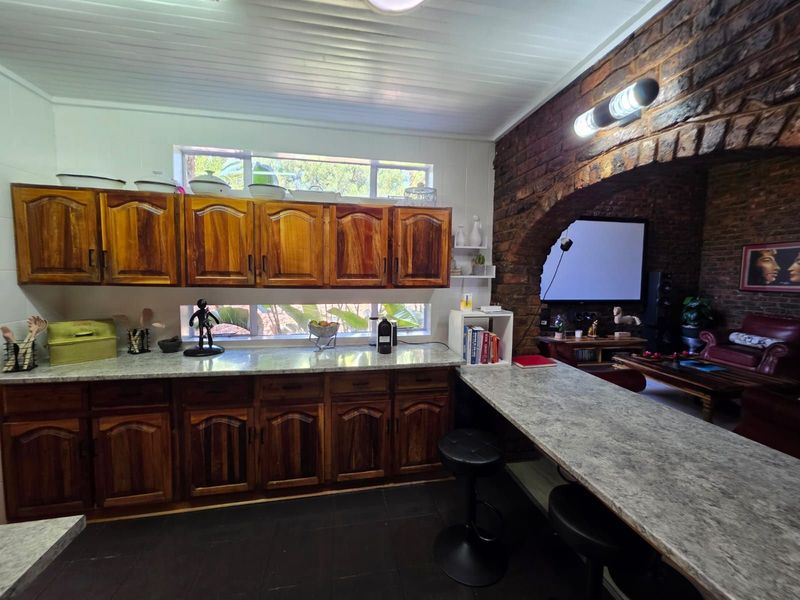 House For Sale in Royldene - Photo 8