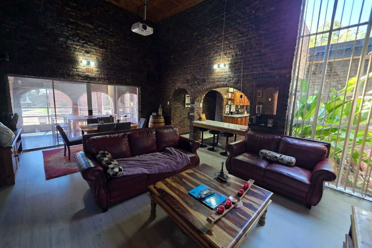 House For Sale in Royldene - Photo 3