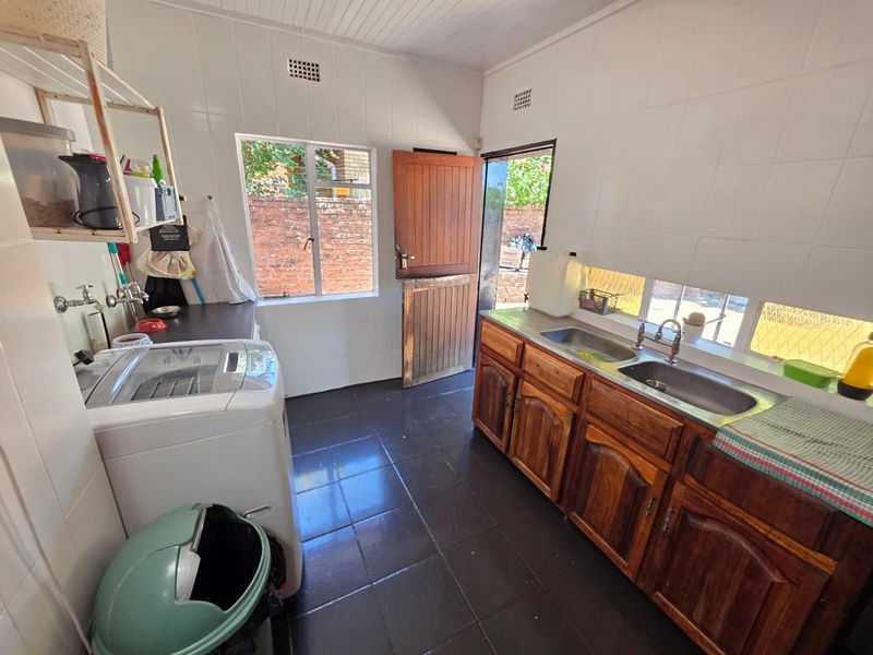 House For Sale in Royldene - Photo 6