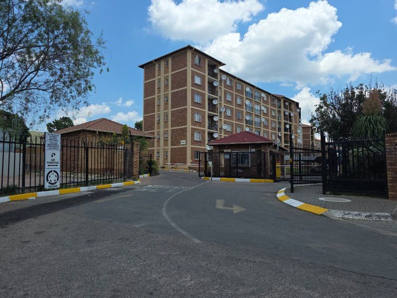 Apartment For Sale in Karenpark - Photo 2