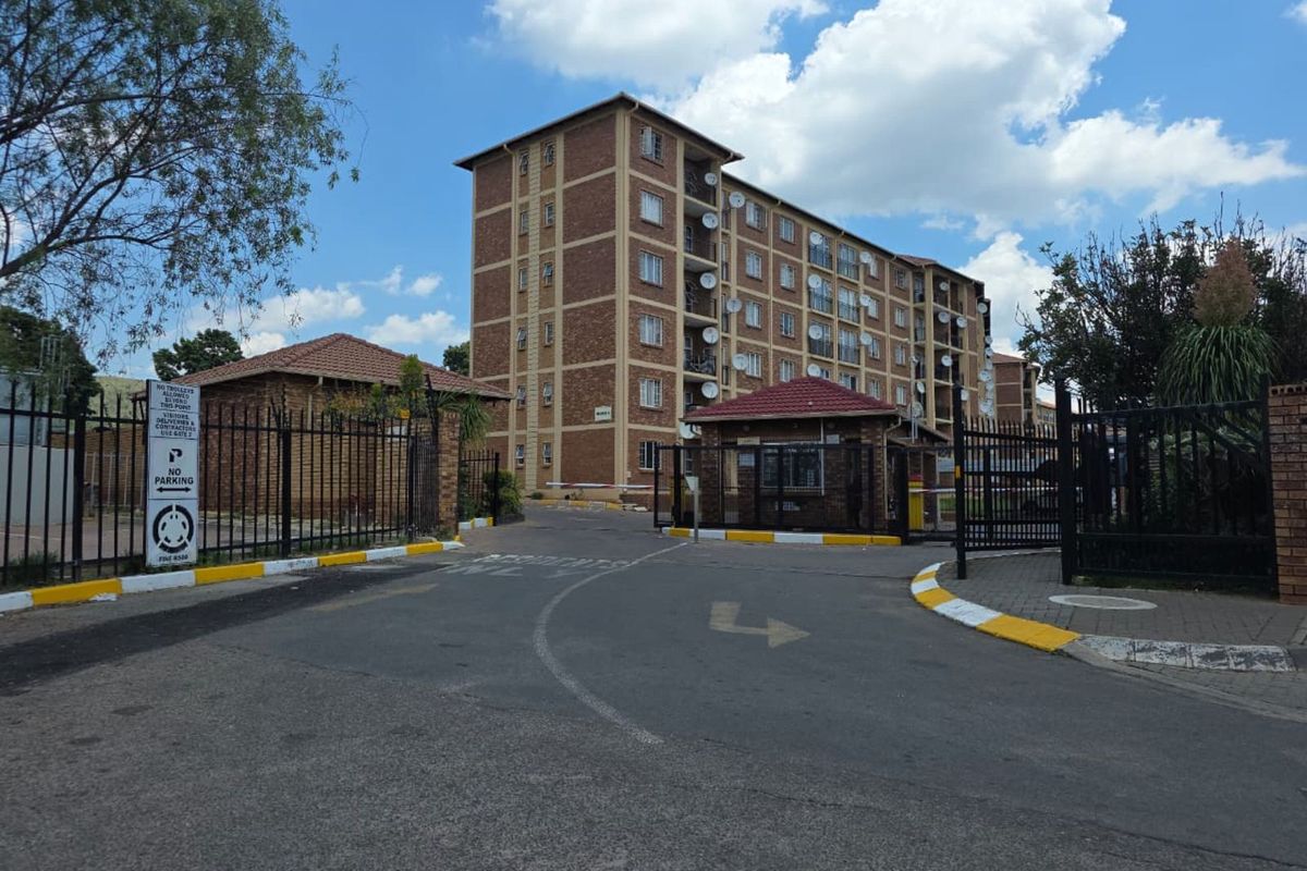 Apartment For Sale in Karenpark - Photo 2