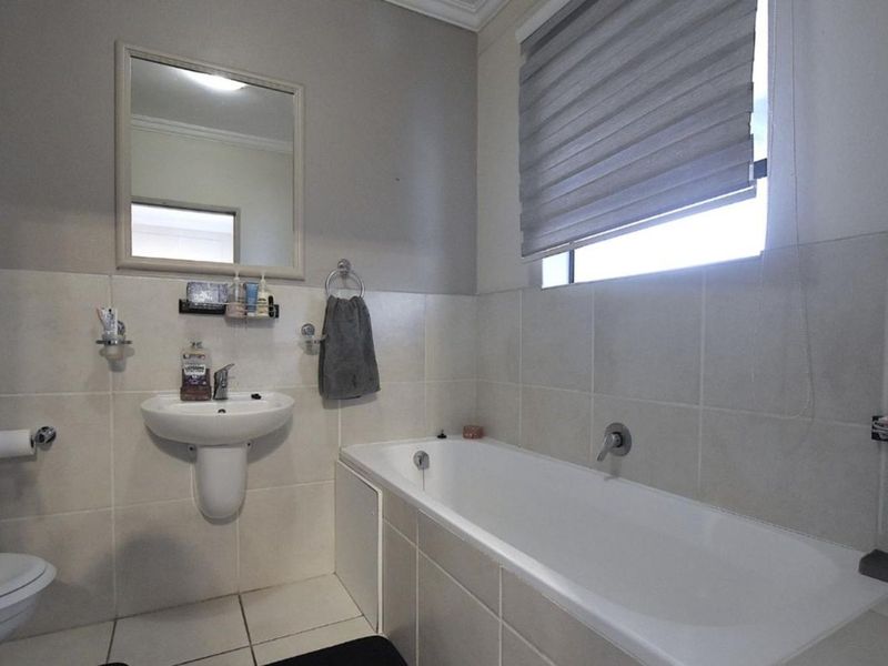 Apartment For Sale in Morningside - Photo 8