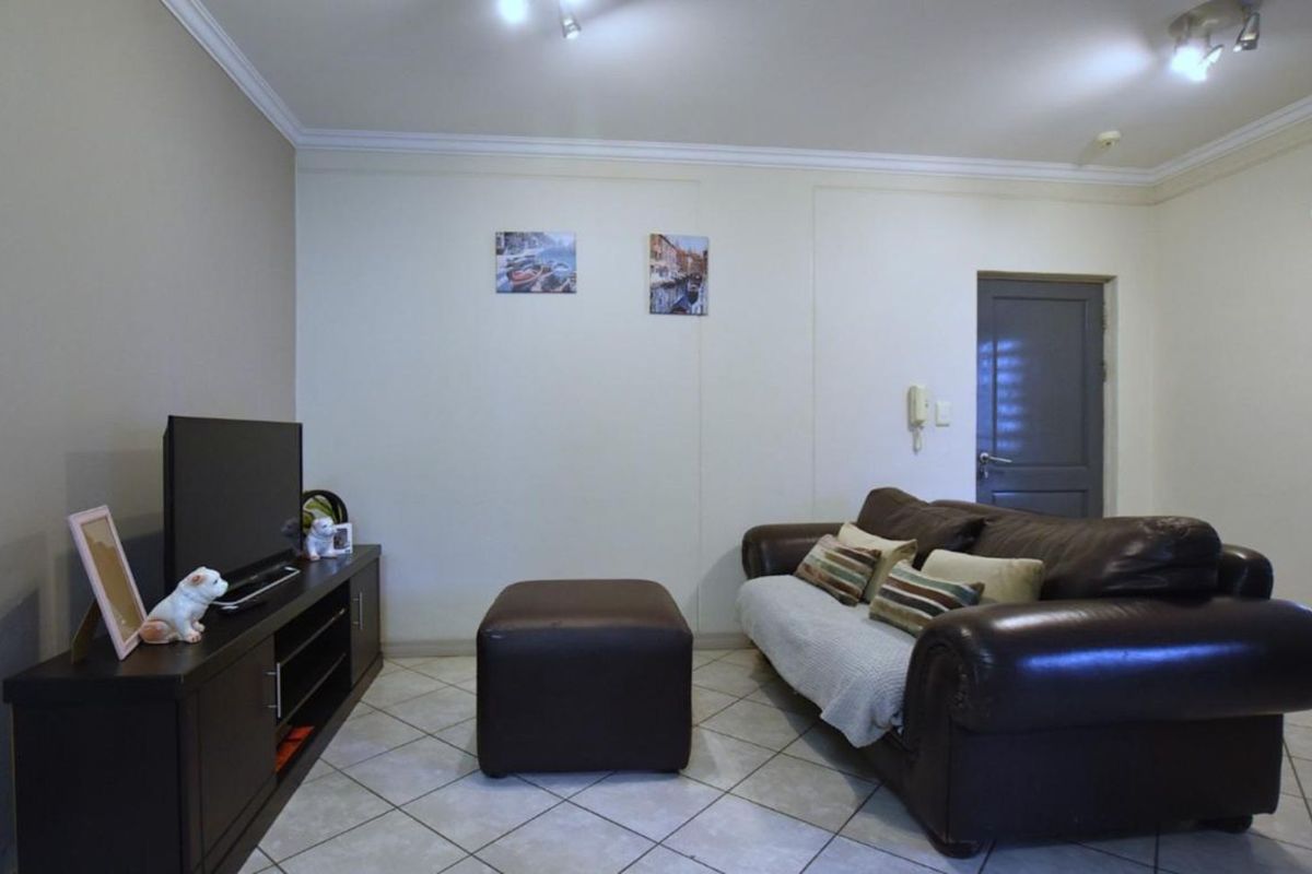 Apartment For Sale in Morningside - Photo 4