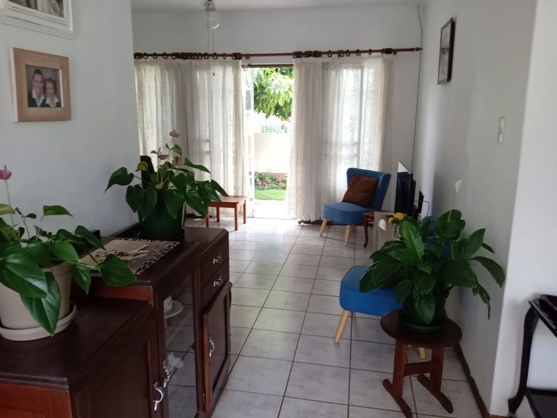 Townhouse For Sale in Garsfontein - Photo 6