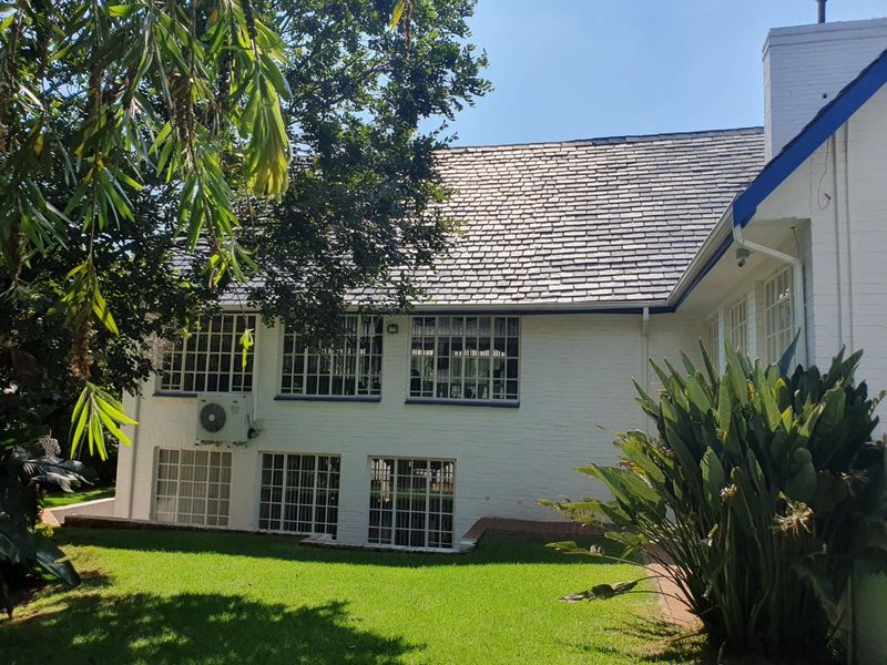 House For Sale in Alberante - Photo 2