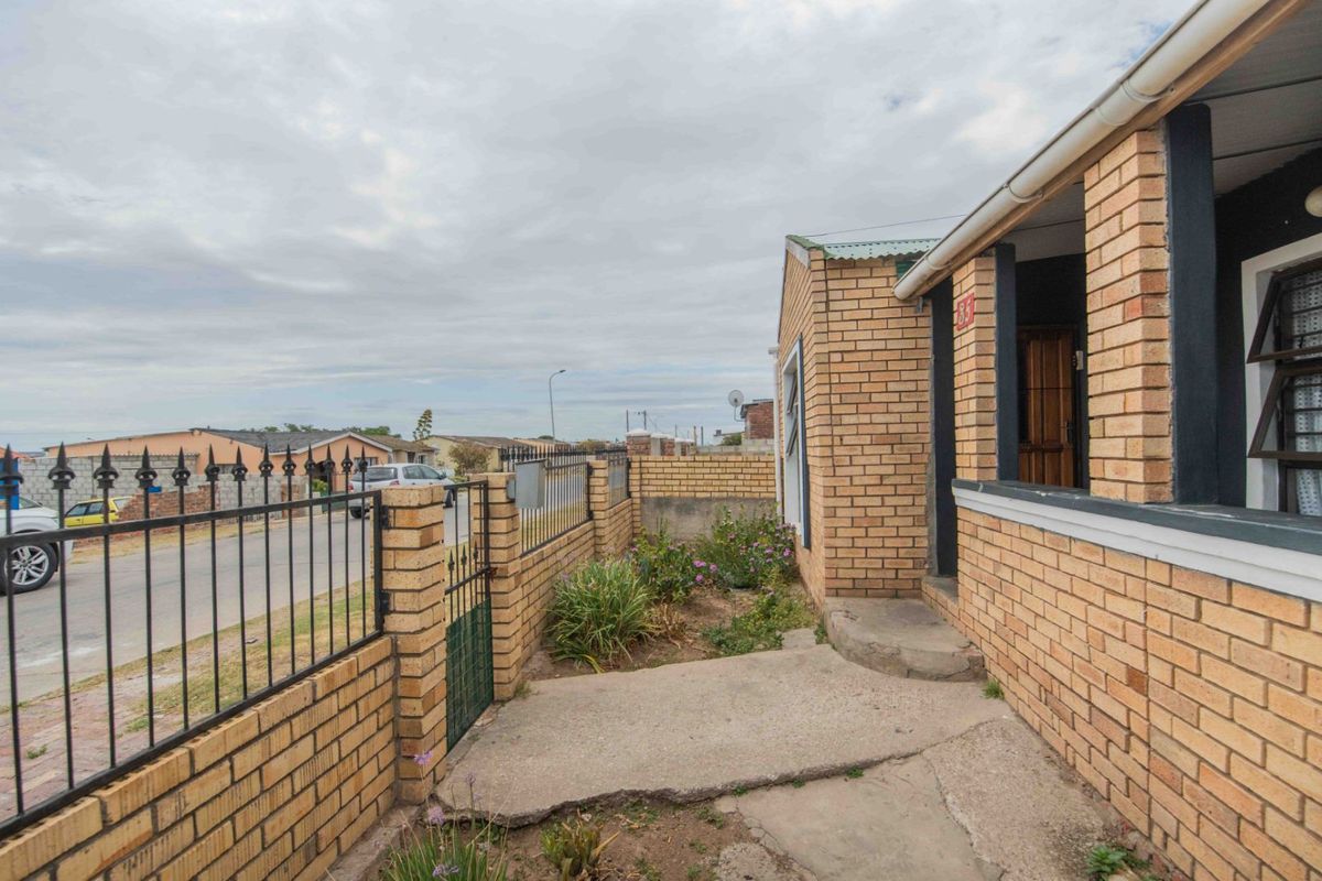 House For Sale in West End - Photo 4