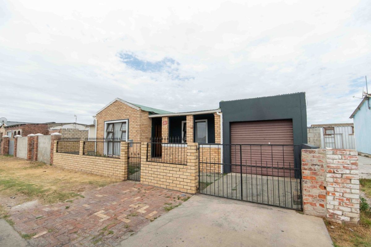 House For Sale in West End - Photo 2