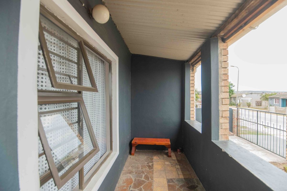 House For Sale in West End - Photo 5