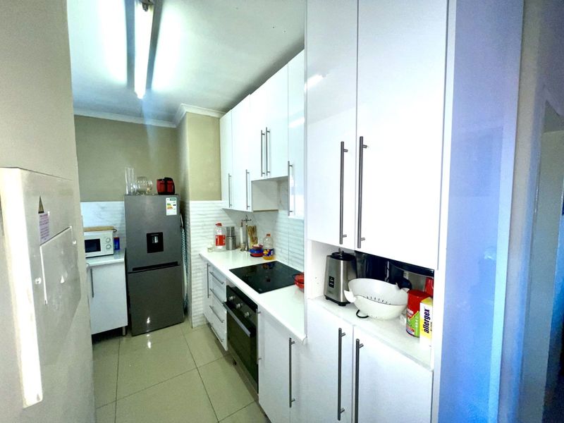 Apartment For Sale in Zwartkop - Photo 5