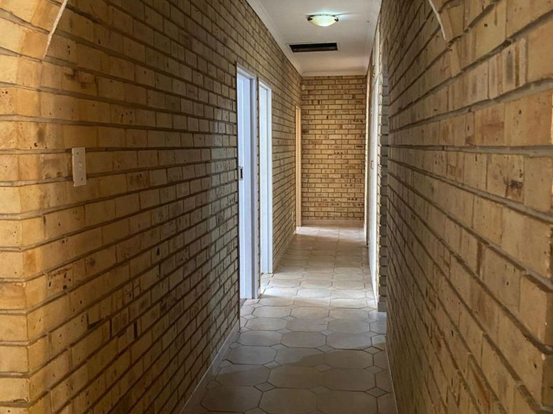 House For Sale in Carletonville Central - Photo 10