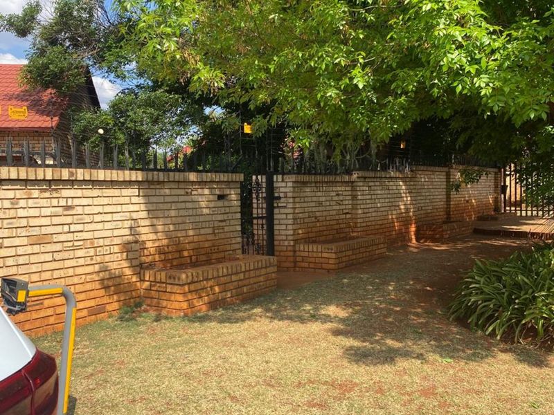 House For Sale in Carletonville Central - Photo 5