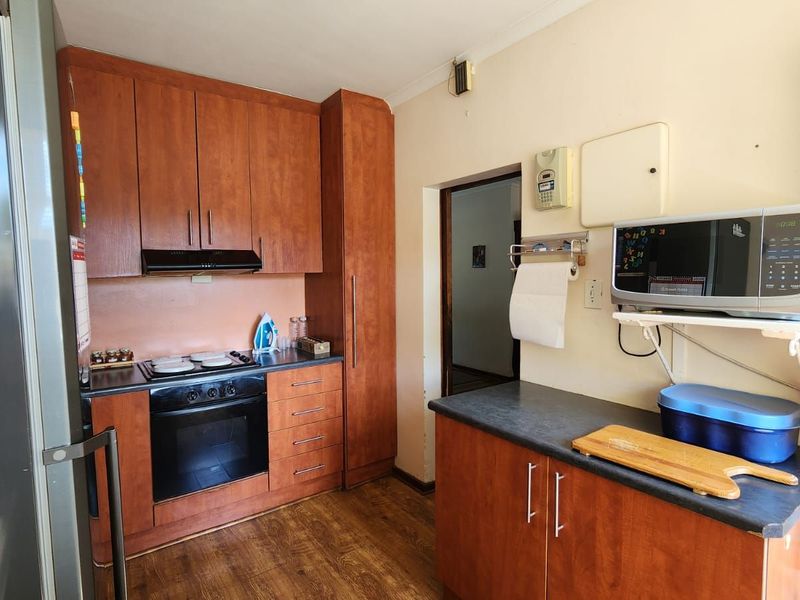 House For Sale in Hunters Retreat - Photo 10