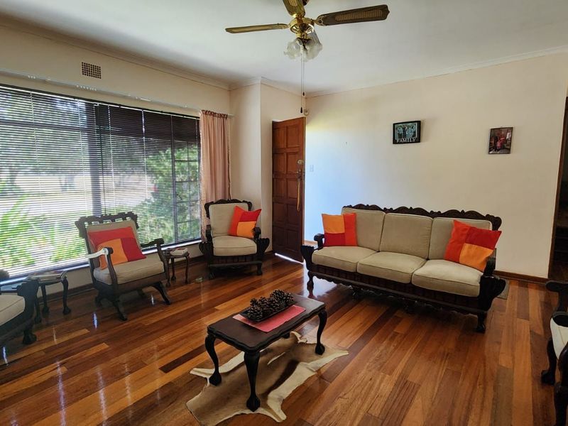 House For Sale in Hunters Retreat - Photo 3