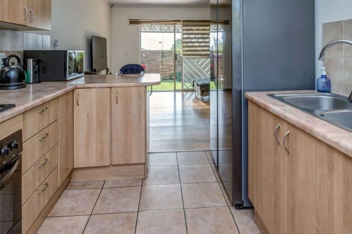 Townhouse For Sale in Honeydew Ridge - Photo 3