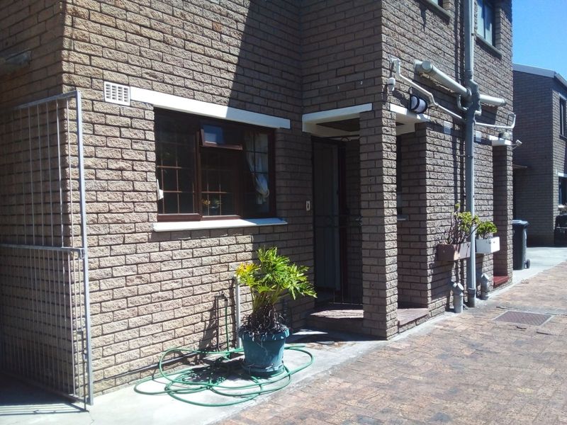 Townhouse For Sale in Diep River - Photo 5