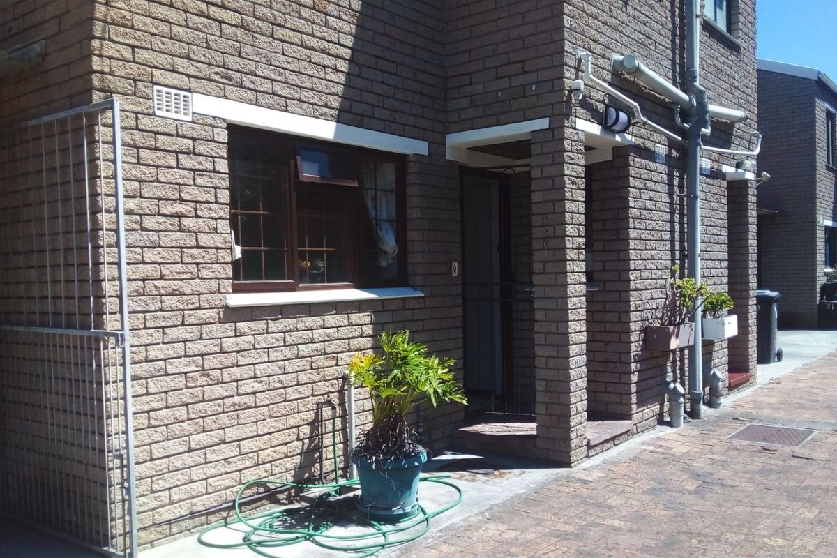 Townhouse For Sale in Diep River - Photo 5