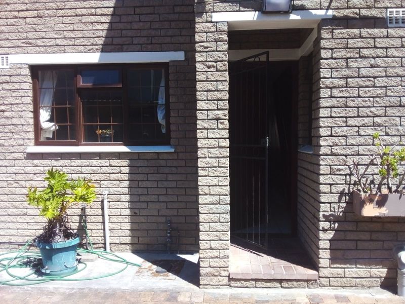 Townhouse For Sale in Diep River - Photo 6