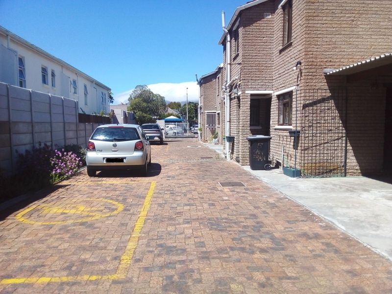 Townhouse For Sale in Diep River - Photo 3