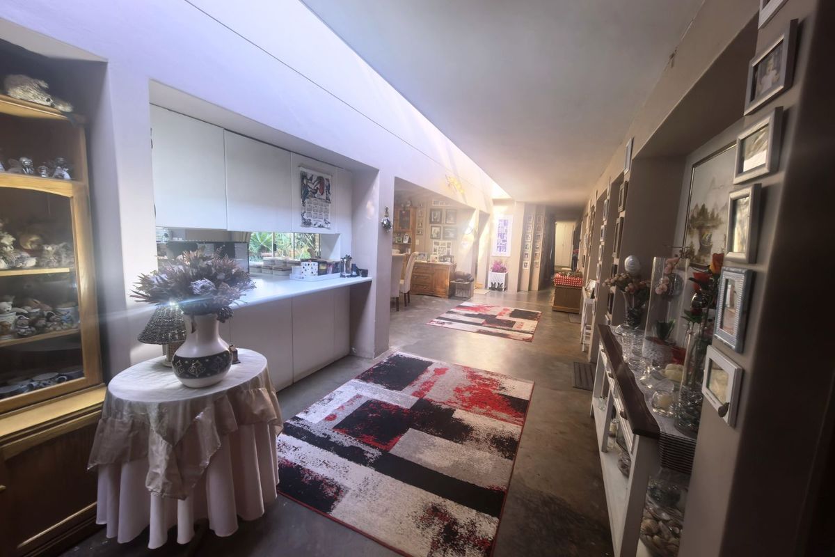 House For Sale in Zwartkop - Photo 3