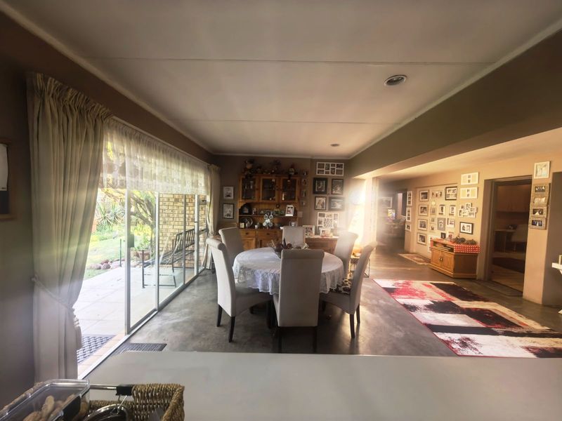 House For Sale in Zwartkop - Photo 10