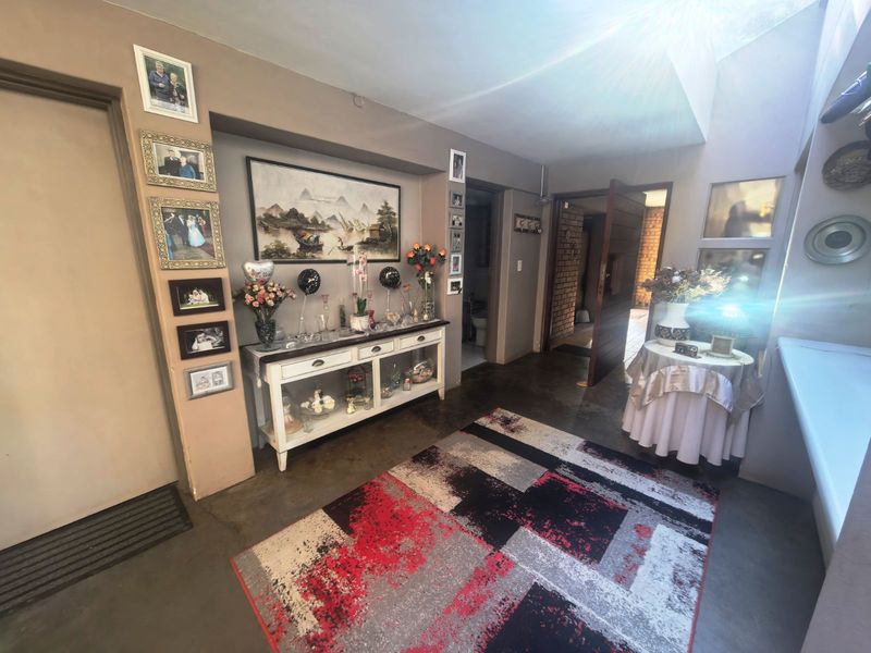 House For Sale in Zwartkop - Photo 5